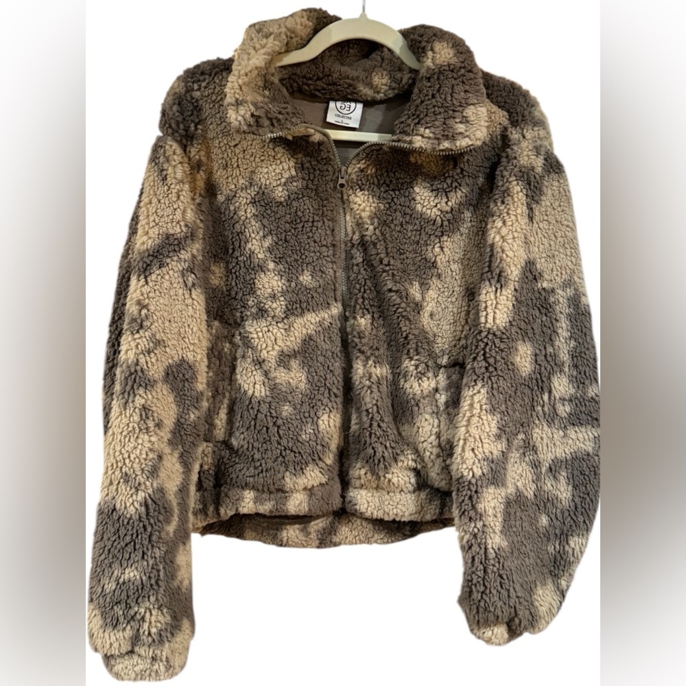 NWOT Cozy Sherpa Zip-Up Jacket in Taupe & Brown
